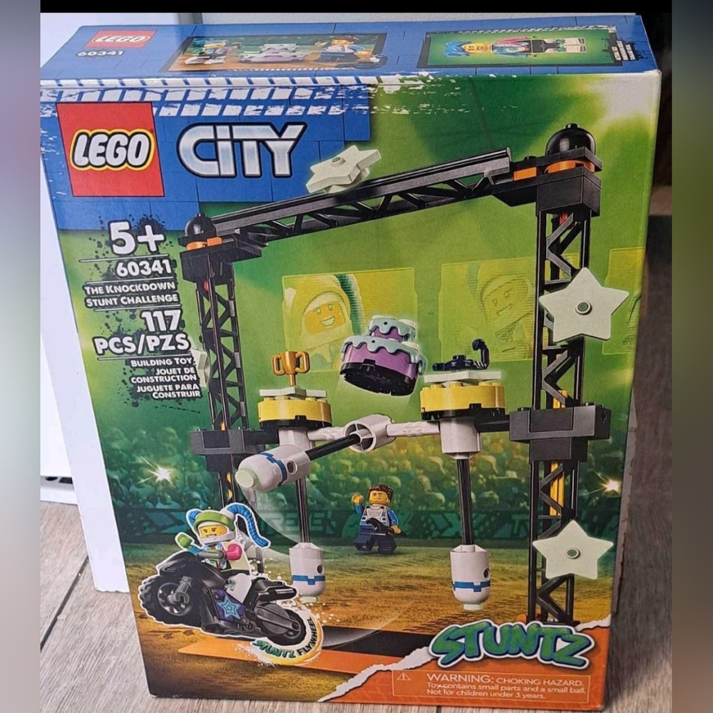 Brand New LEGO City Stuntz 60341; The Knockdown Stunt Challenge